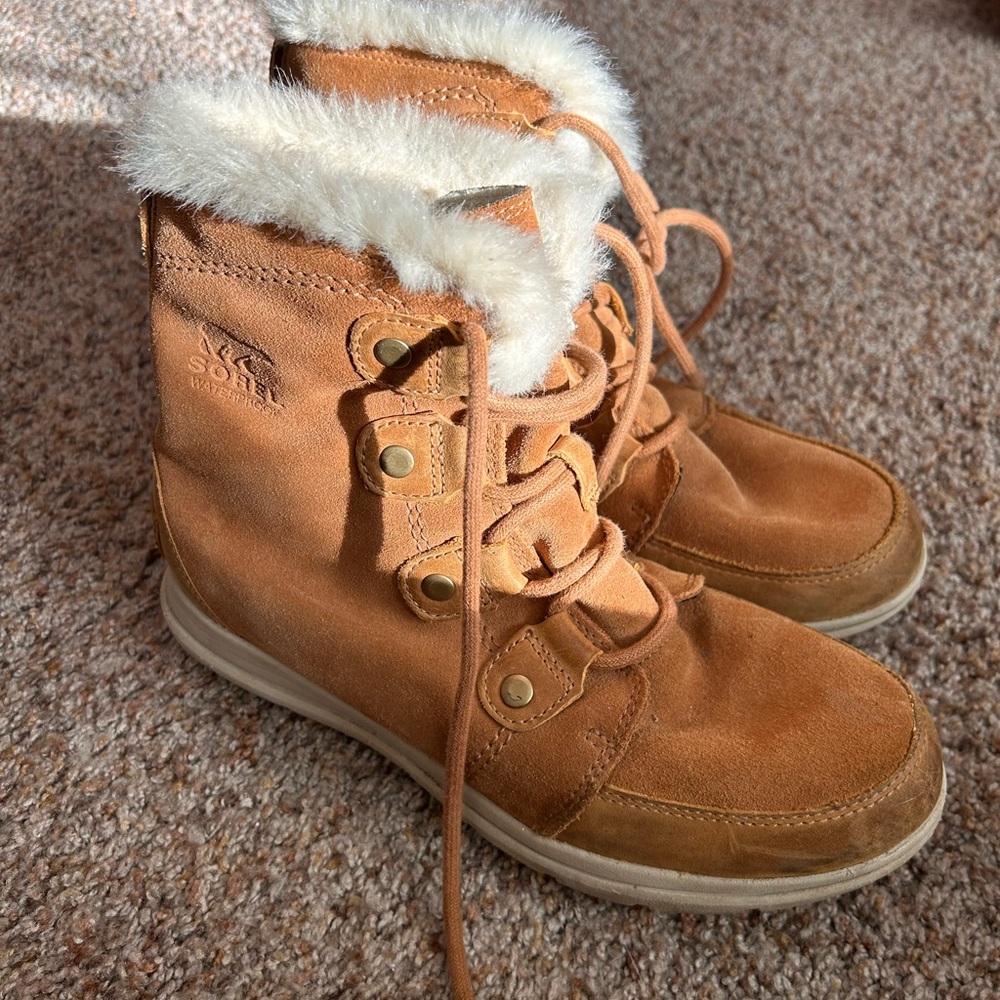 Sorel Women's Brown Winter Boots with Faux Fur
